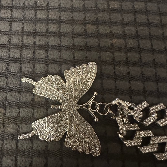 Silver Butterfly Necklace NEW - Picture 3 of 5